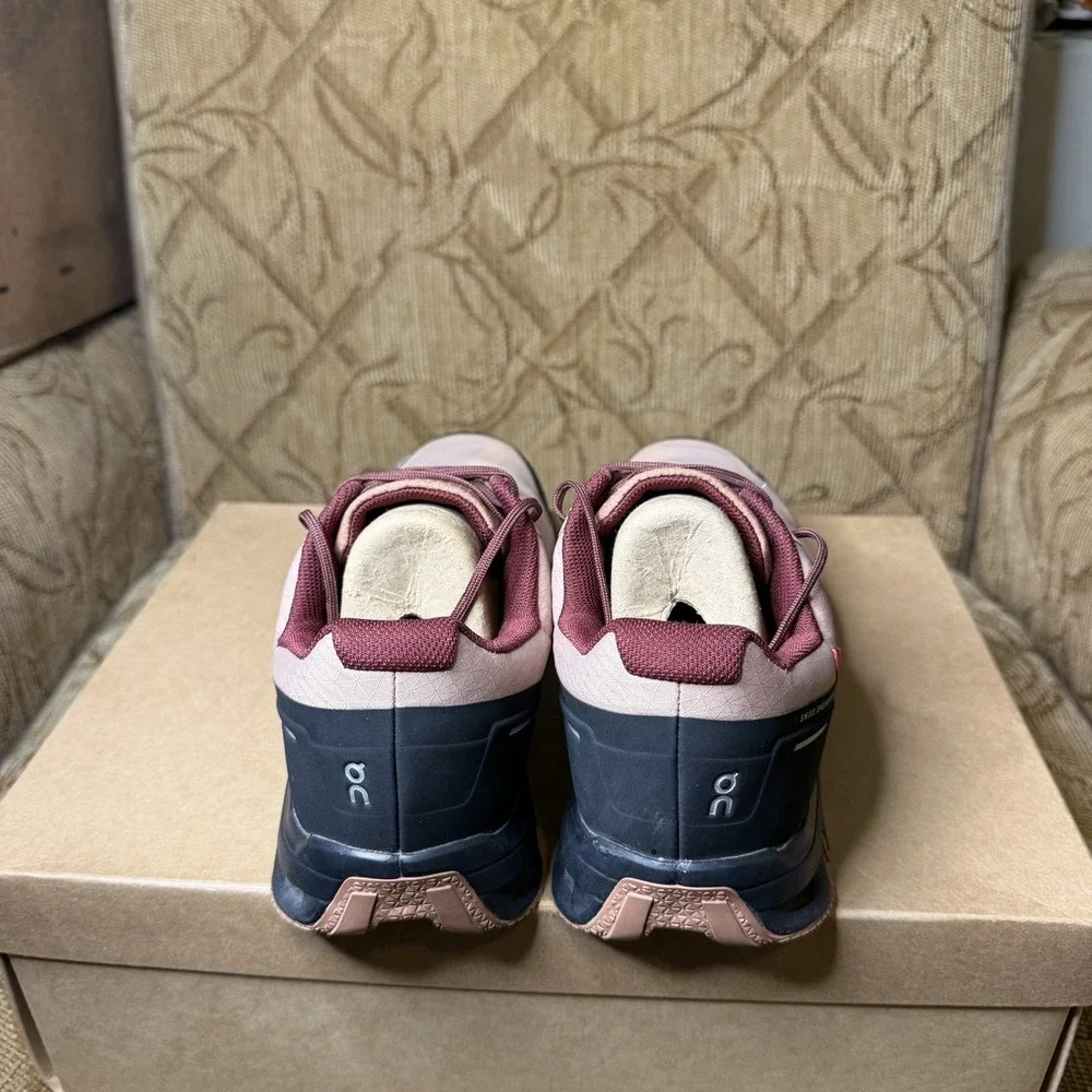 ON Women's Cloudventure Waterproof Running Shoes, Size 9.5 Medium US